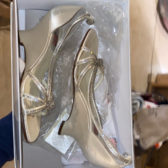Special Occasions by Saugus Shoe Shoes - Womens Saugus Shoe Cream Heels for Special Occasions